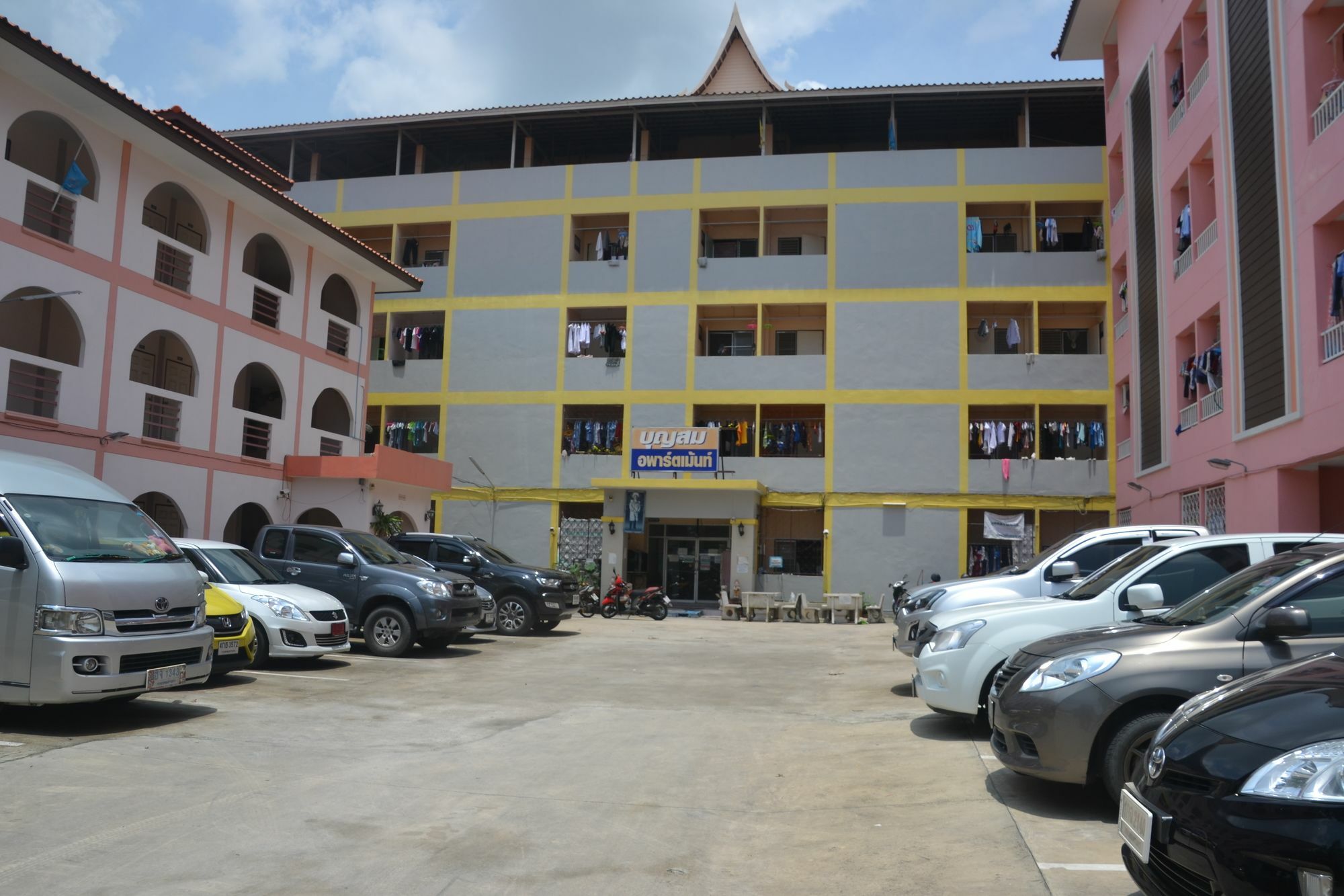 Bun Som Apartment Ban Don Lang Exterior foto